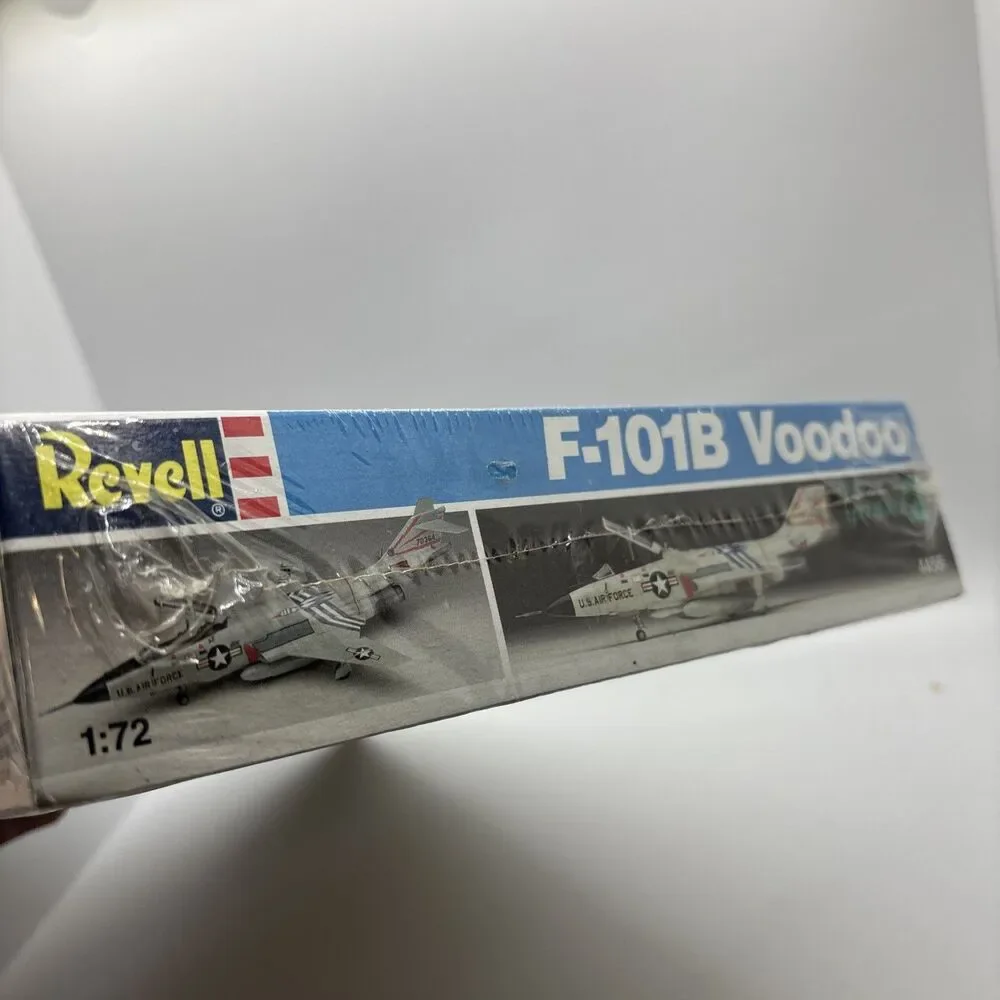 NEW Vintage McDonnell F-101B Voodoo Vintage by Revell in 1/72 scale from 1992